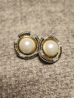Vintage & Classic - Pearl & Crystal Gold-Tone Clip Earrings